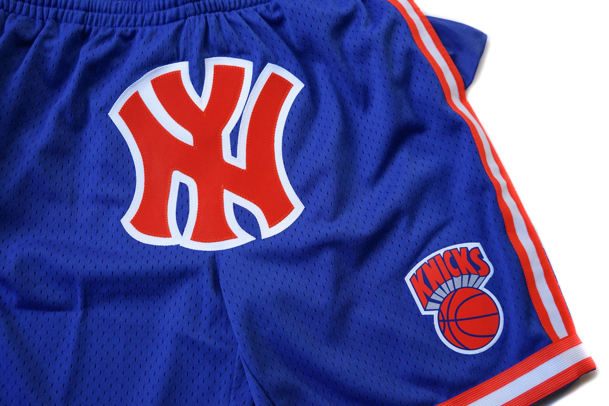 Mitchell & Ness New York Knicks Retro Logo Swingman Shorts