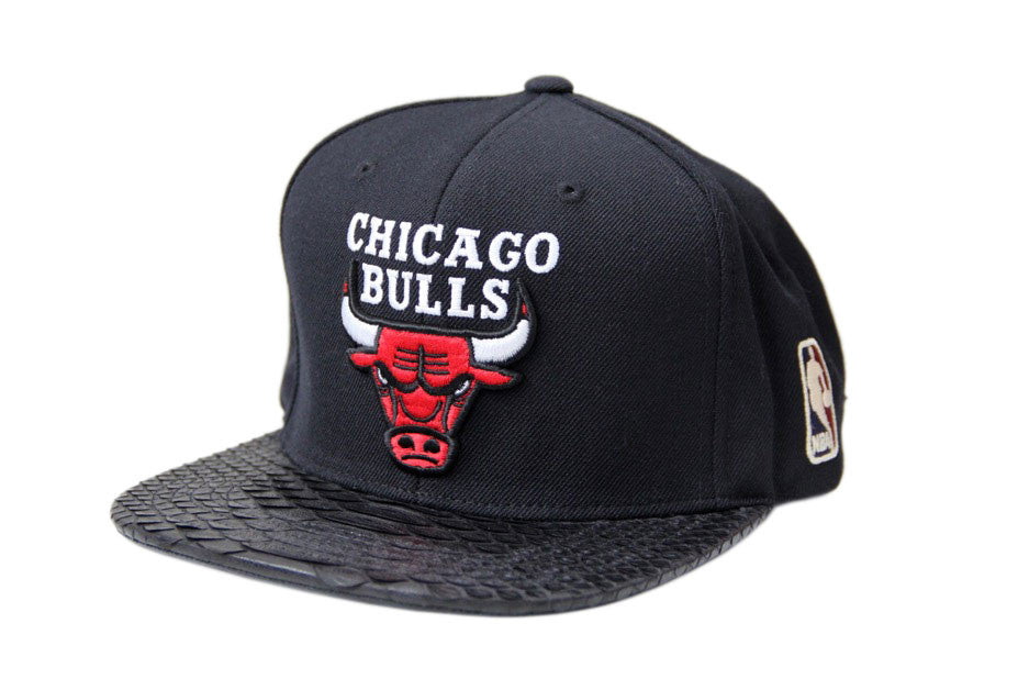 HATSURGEON x Mitchell & Ness Chicago Bulls Basic Logo Black Strapback